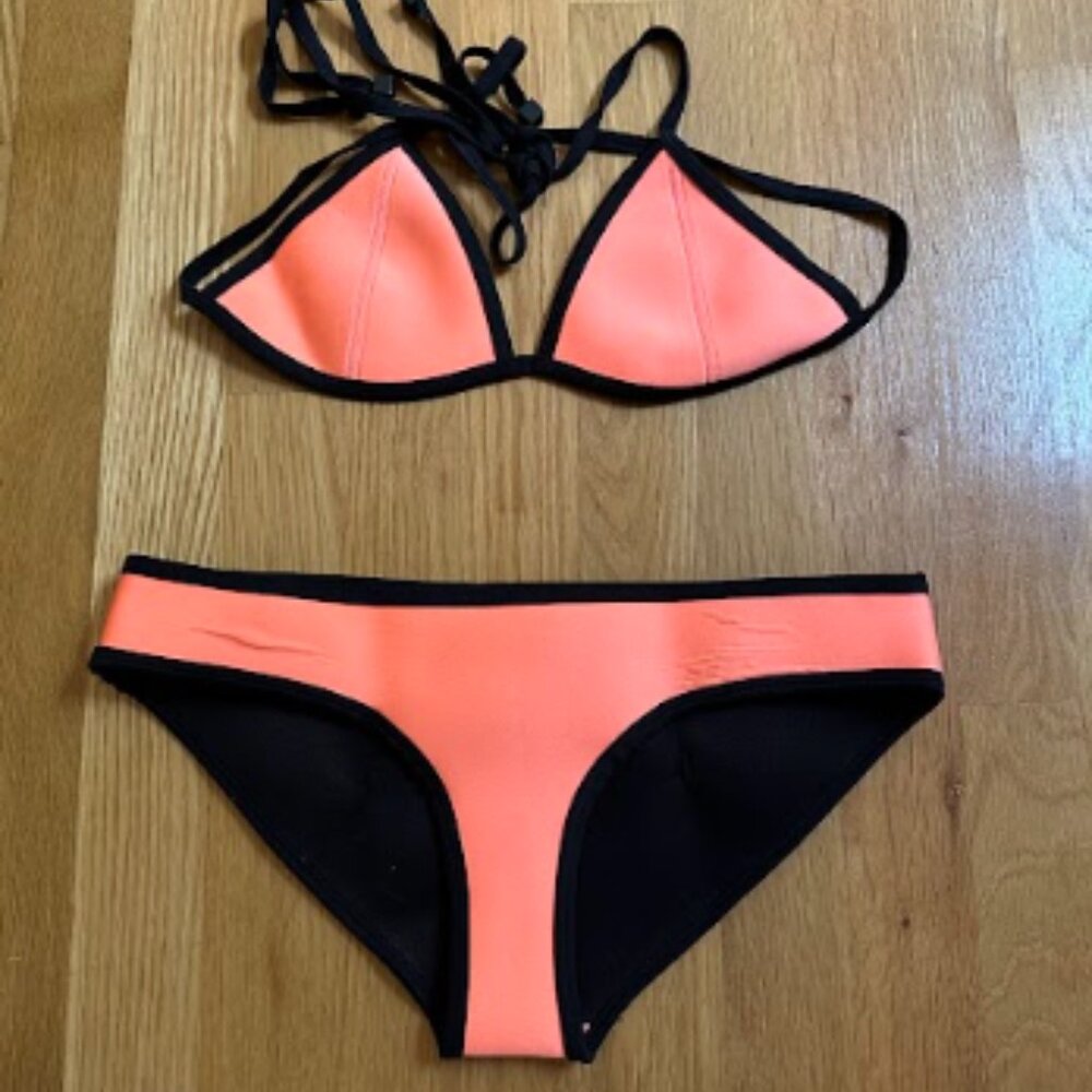Triangl Peach Bikini
